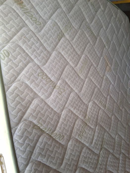 Colchão 200.160, bom estado