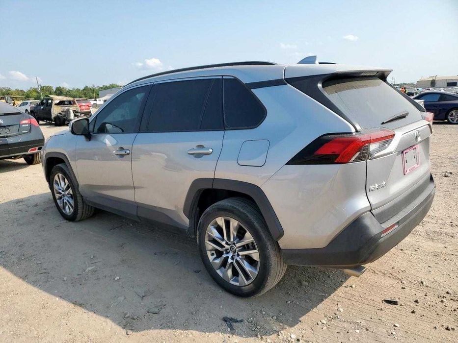 Toyota RAV4 XLE Premium 2021