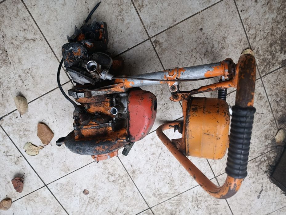 Продам бензопилу Дружба