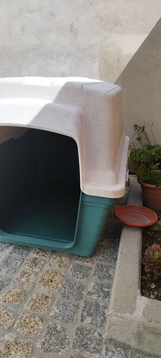 Casota para cão usada