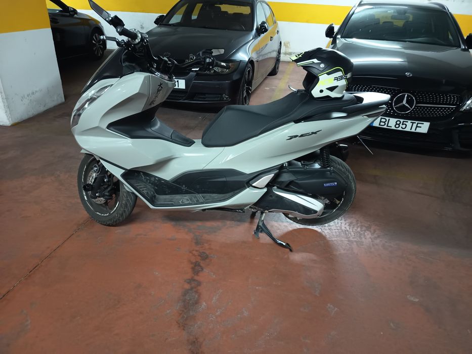 Honda PCX 125, em óptimo estado...     Nada a fazer com revisão feita , é pegar e andar...