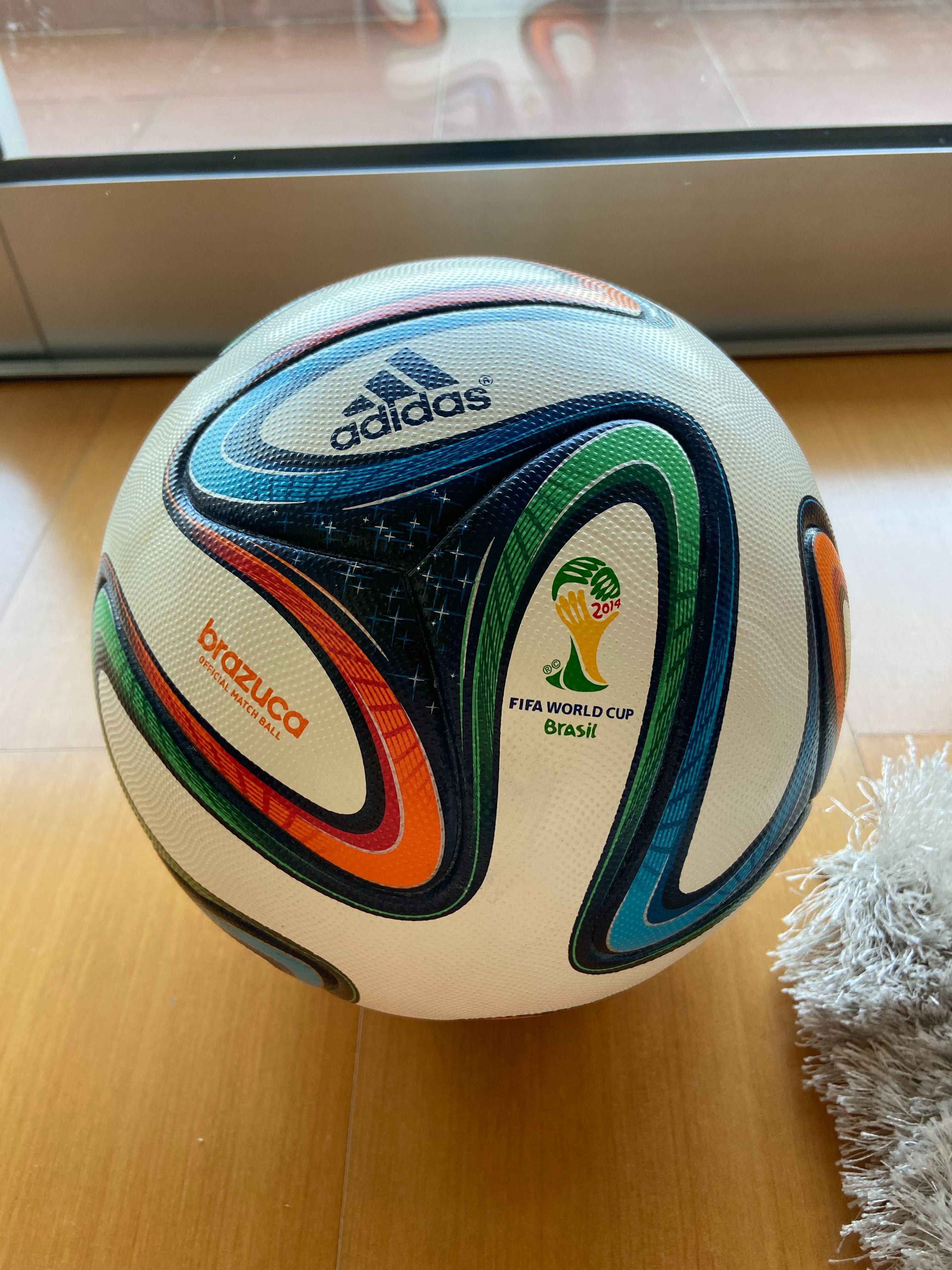 Bola Oficial Adidas Brazuca Mundial 2014 no Brasil Campanhã • OLX