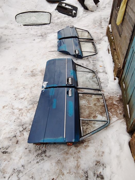 Двери взборе со всем на Ваз 2103-2106 не гнилие