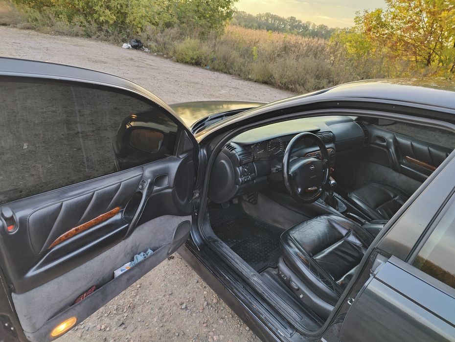 Опель омега В  (OPEL OMEGA)3,0