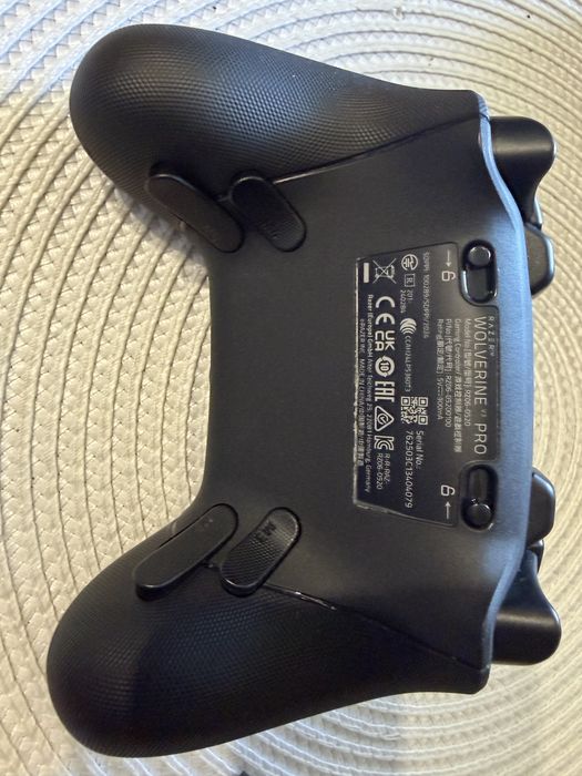 Razer Wolverine v3 pro super stan