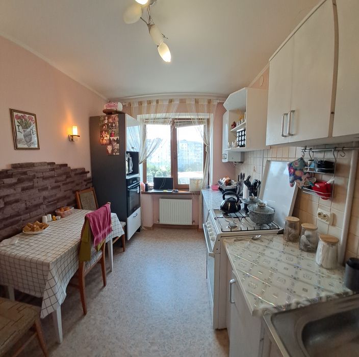 Продам трёх  к.квартиру  в г. Самар (Новомосковск).