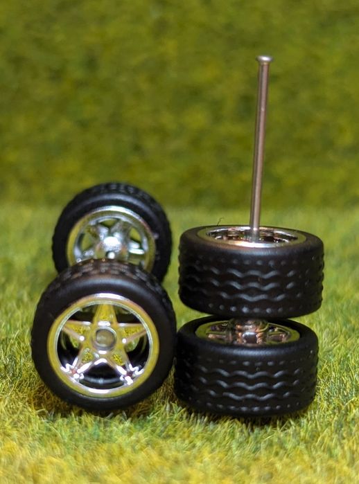 Hot Wheels gumowe koła chrom srebro model S13