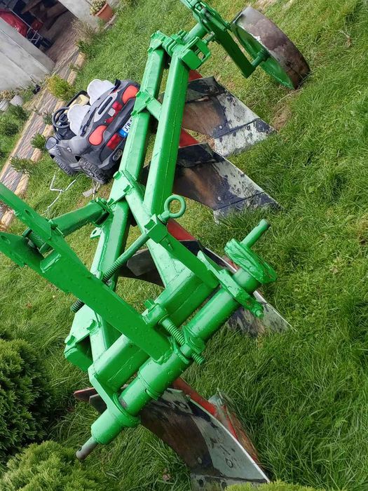 Продам плуг 4по 30