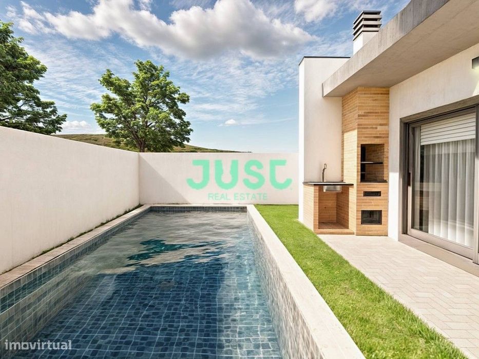 Moradia térrea, t4, com duas suítes, piscina e jardim em Fernão Ferro.