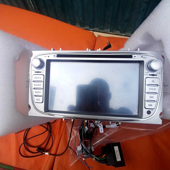 Radio 2din para ford focus2008 e 2 palas para luzes de matricula