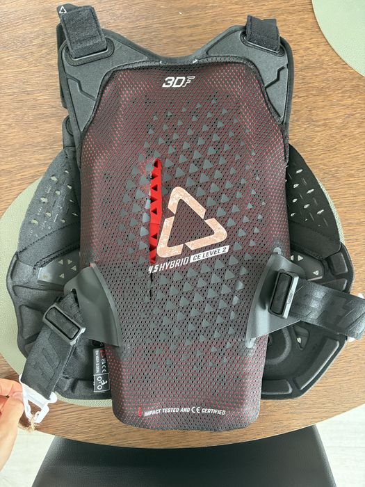Buzer Ochraniacz klatki piersiowej Leatt 4.5 Hybrid damski