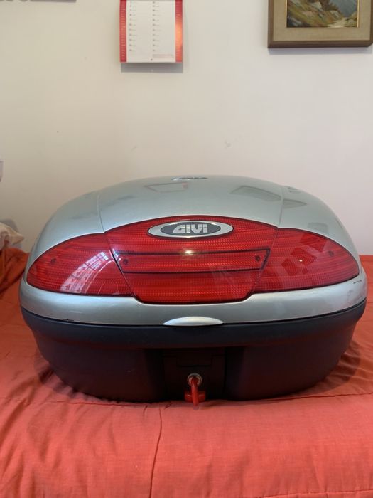 Продам центральний кофр Givi E450 Simply