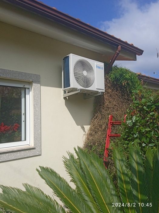 Técnico instalador de ar condicionado