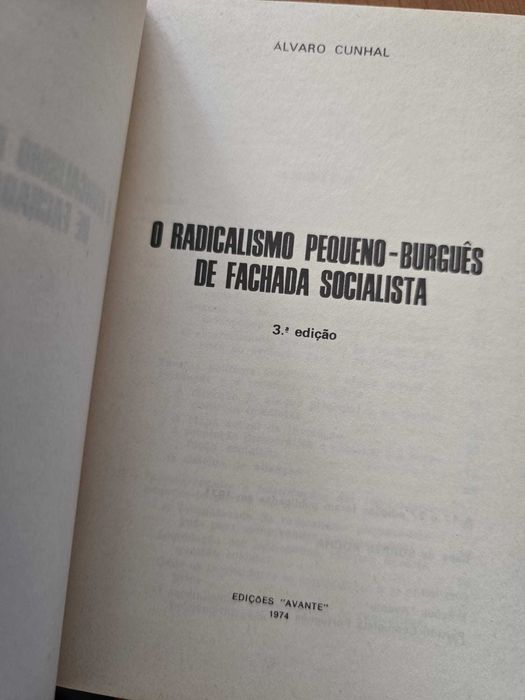 Radicalismo Pequeno-Burguês de Fachada Socialista - Álvaro Cunhal