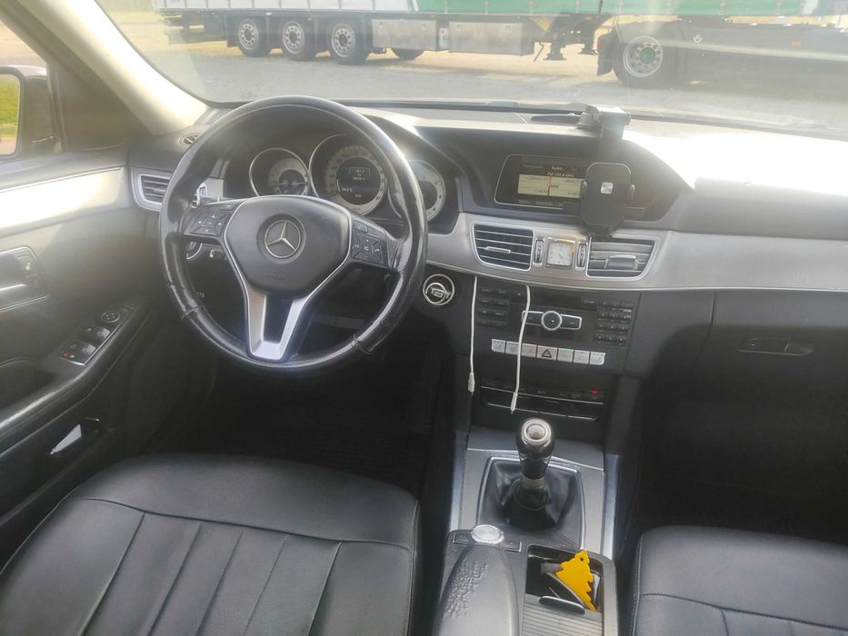 E 220D 170 cv Cx  6 Vel G. Reboque