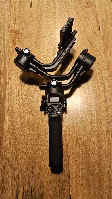 DJI RONIN SC2 gimbal do aparatu