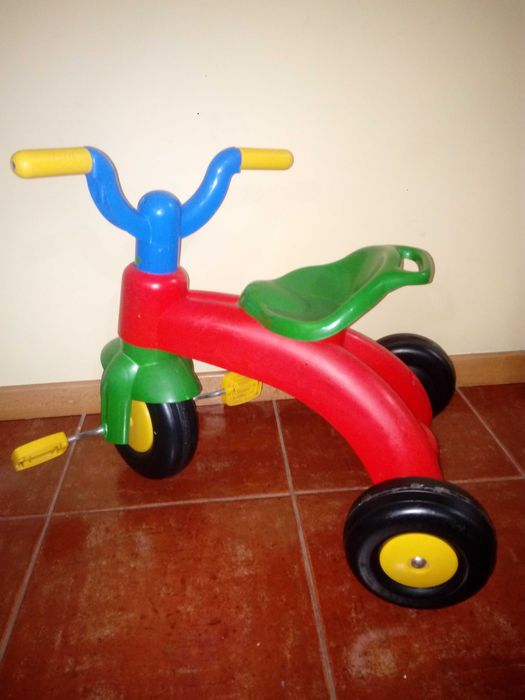 Triciclo criança