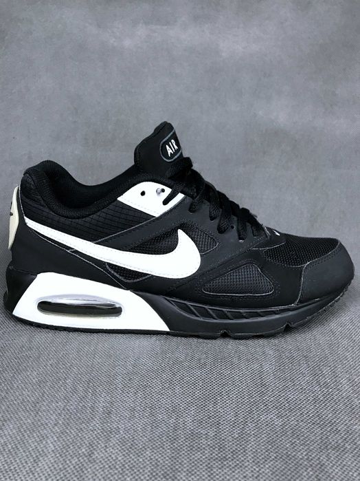 Кросівки NIKE Air Max Command 42.5