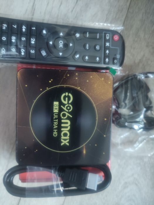 Тв бокс 4/32 новый