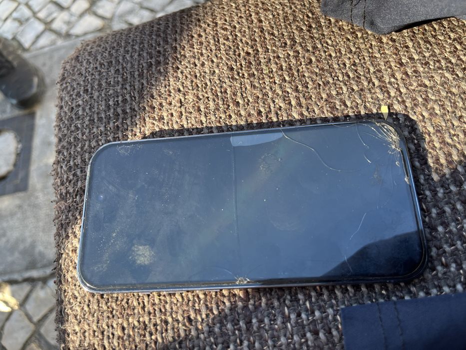 Iphone 14 pro telemovel