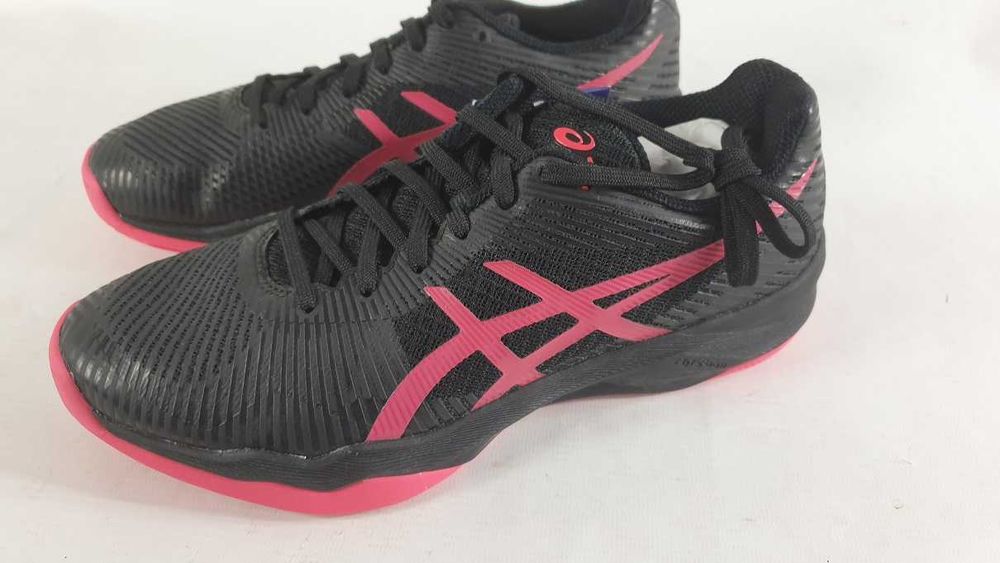 ASICS VOLLEY ELITE B751N 001 buty do siatki 40,5