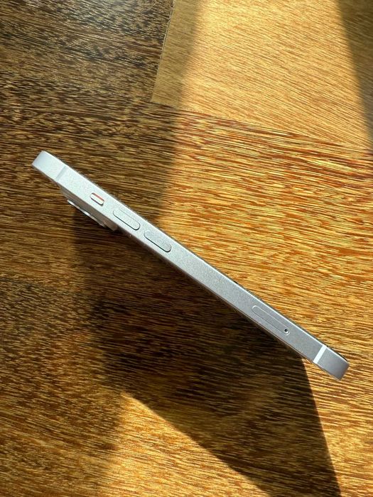 iPhone 14 128GB roxo