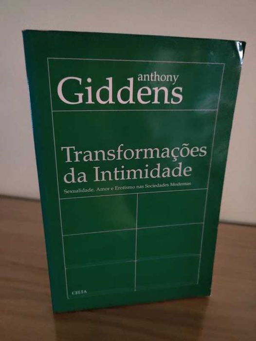 Livro: Transformações da intimidade de Anthony Giddens