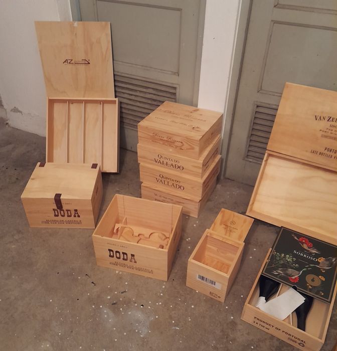 Caixas madeira vinhos arrumos