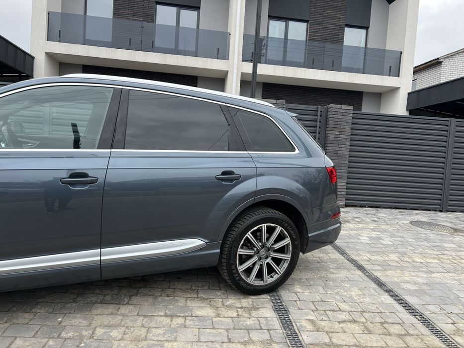 Авто Audi Q7 3.0 TDI