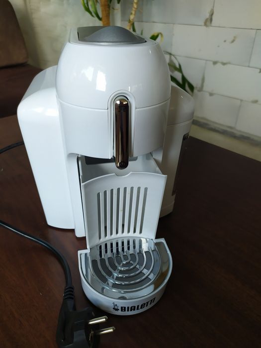 Капсульна кофе машина Bialetti.