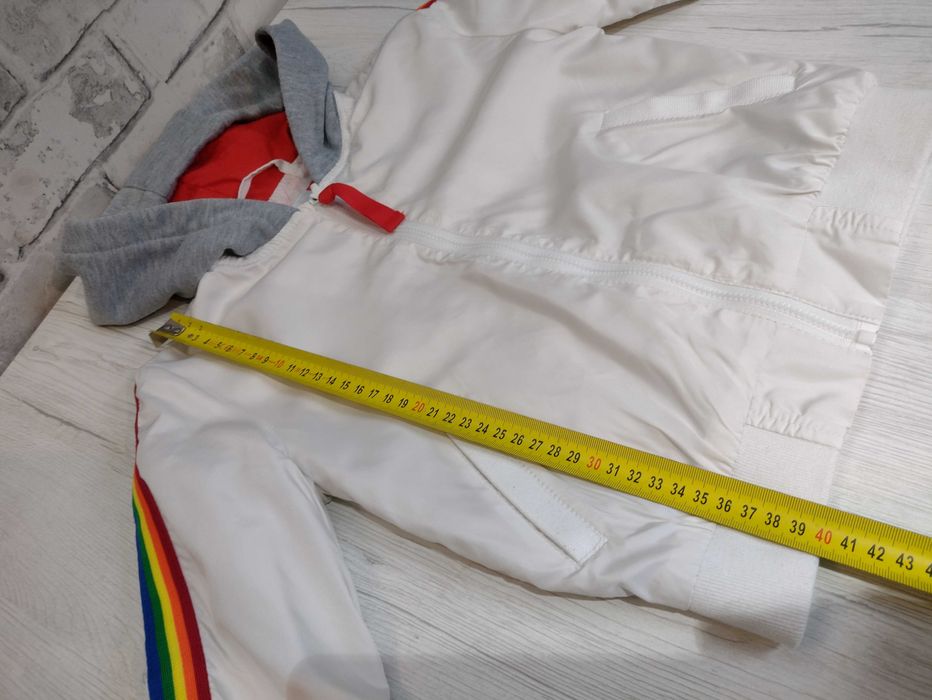 biała kurtka kapturem tęczowe wiatrówka przejściowa dziewczynki 116