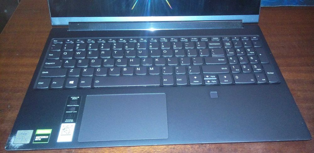 Ноутбук Lenovo Yoga 9 15IMH5 под ремонт