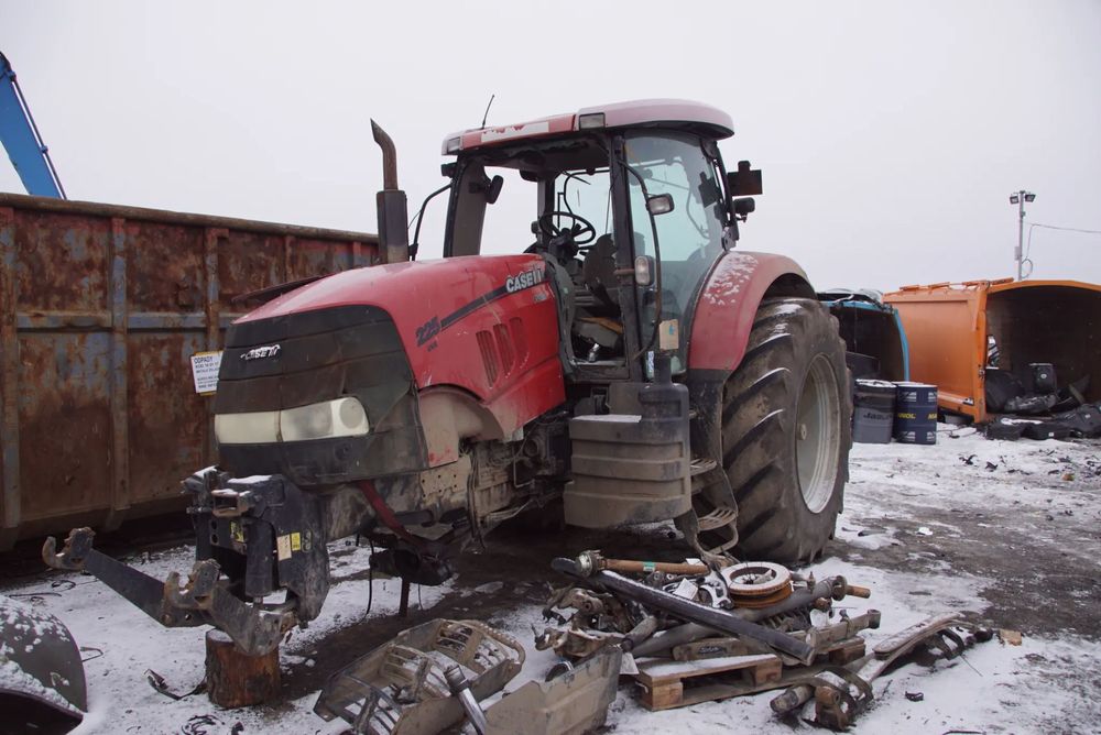 Pojazd na części - Case IH Puma 225 6.7 D 246 KM NEF 2011R Silnik Skrzynia Drzwi Kabina Lampa Lusterko Błotnik Wydech Koło Deska Kokpit Sterownik Moduł Czujnik Licznik