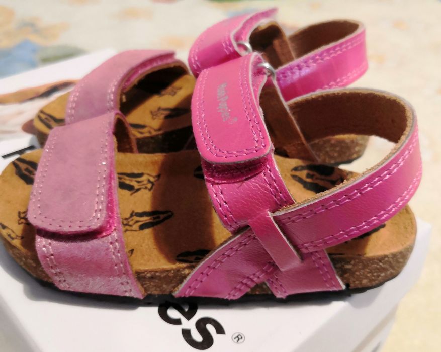 Sandálias novas menina marca Hush Puppies, tamanho 24