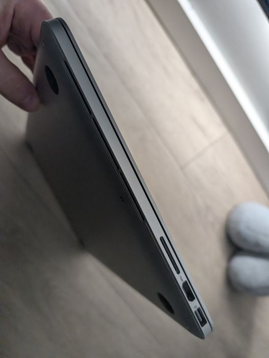 Apple MacBook Pro 13 2015 i5/8/256gb Retina 327 циклів