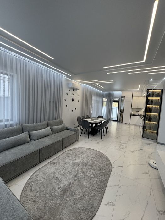 Современный уютный дом на Чубаевке / Фонтан