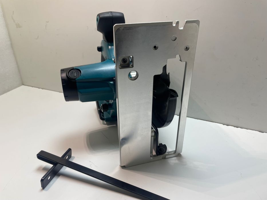 Makita XSS02(DSS611)/дискова пила по дереву Макіта 18в