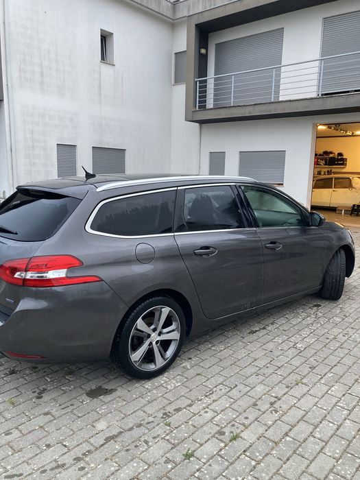 Peugeot 308 blue hdi allure