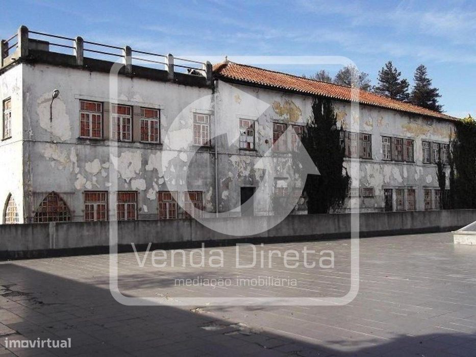 Prédio para Reabilitação - Centro de Nelas