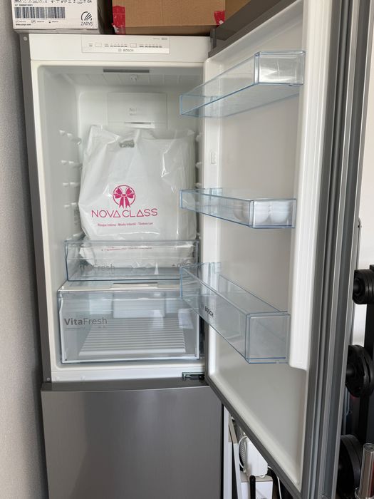 Frigorífico Combinado Bosch KGN36VLED (326 L)