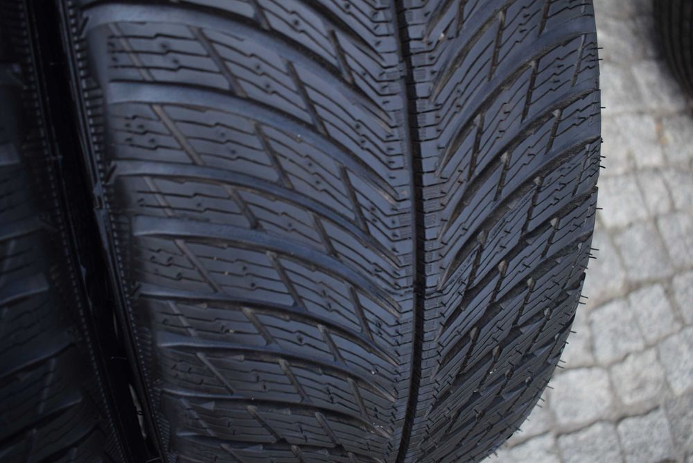Mercedes AMG CLS 53 AMG C257 E 53 W213  nowe koła zima OEM michelin