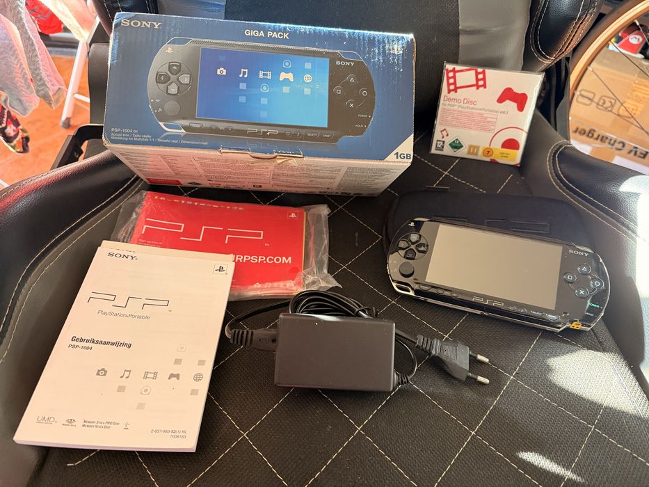 PlayStation Portable PSP-1004 Gigapack