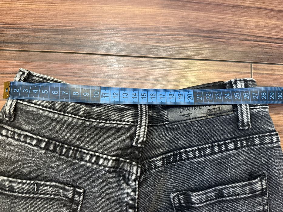 Продам джинси приблизно 140