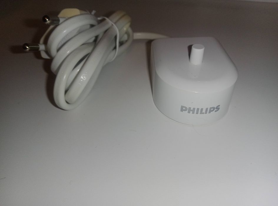 Зарядний пристрій для зубної щітки Philips sonicare HX6100 ЄС