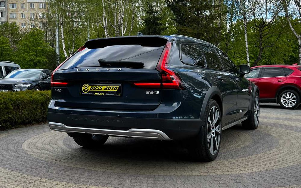 Volvo V90 Cross Country 2022
