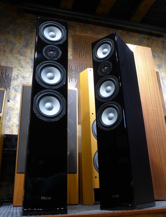 акустичні колонки Magnat Quantum 607 топ класс! чорні є скидка!