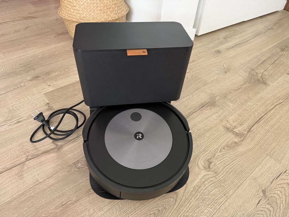 Robot aspirador inteligente  Roomba J7 - com estação esvaziamento