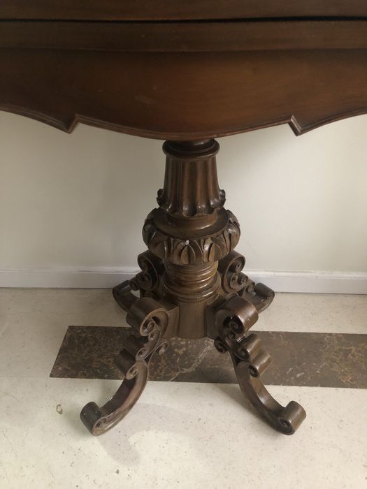 Mesa de jogo antiga