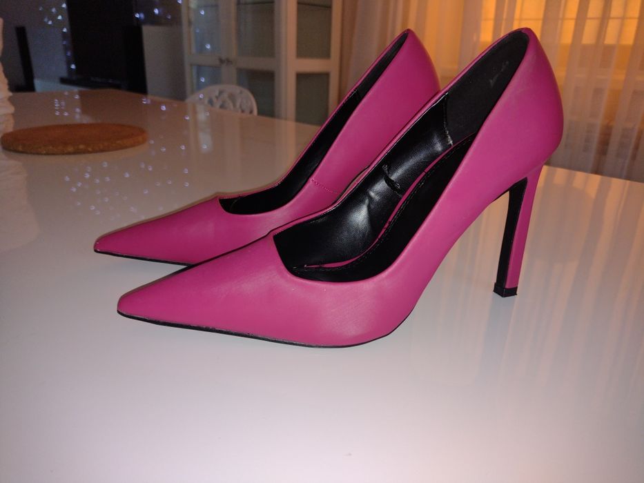 Szpilki Reserved fuksja