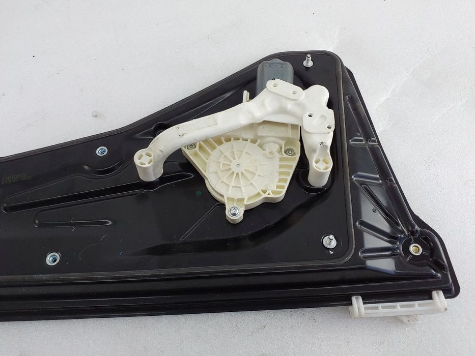 Elevador vidros trás esquerdo LAND ROVER Discovery III (L319)